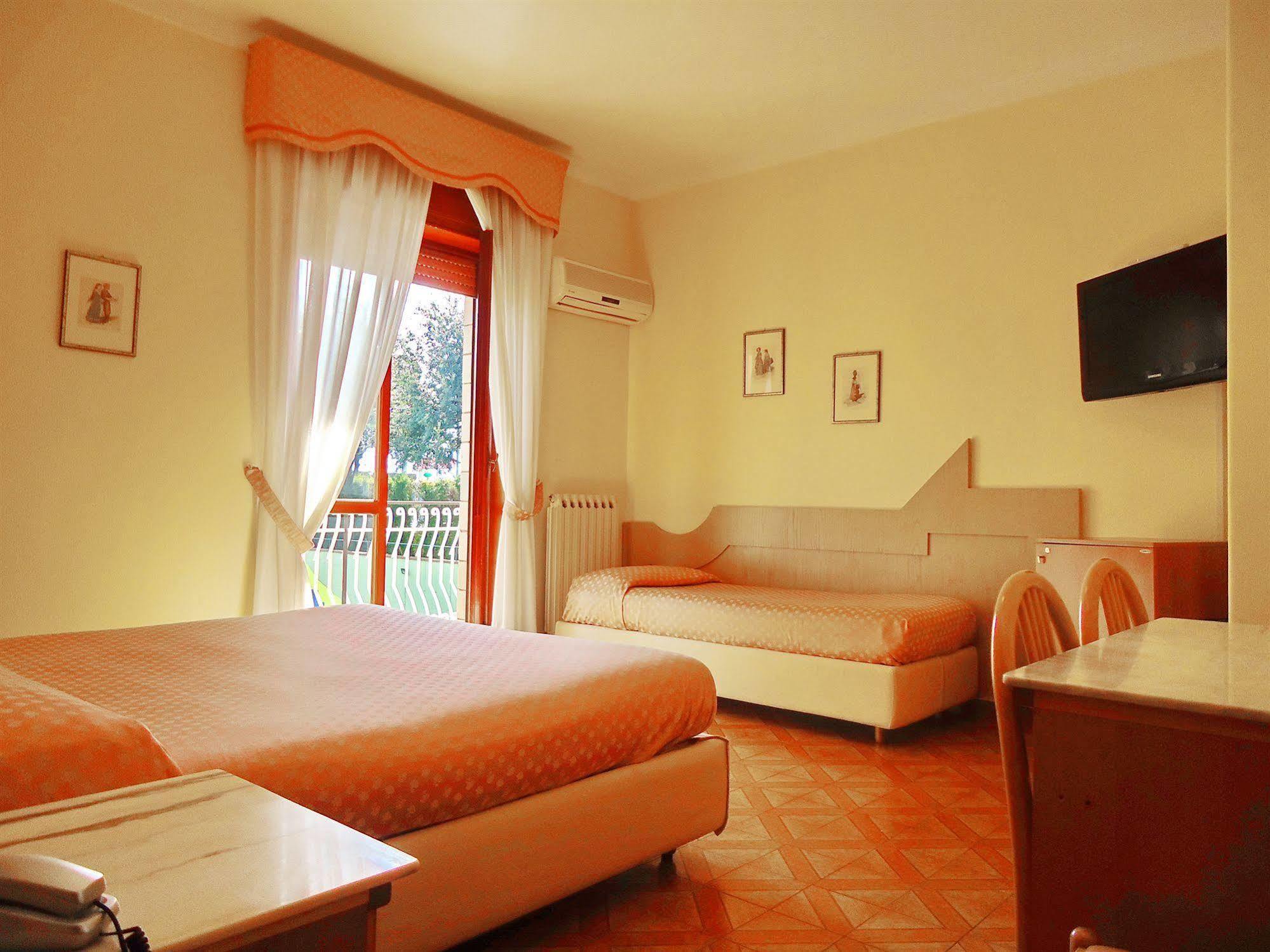 Hotel Giovanna بومبيي المظهر الخارجي الصورة